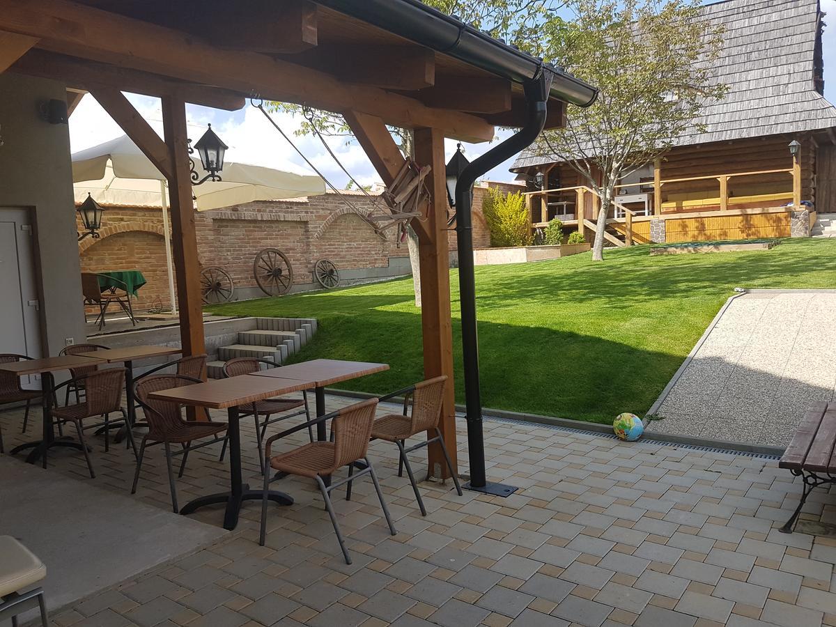 Dolna Krupa Agropenzion 7Divov מראה חיצוני תמונה